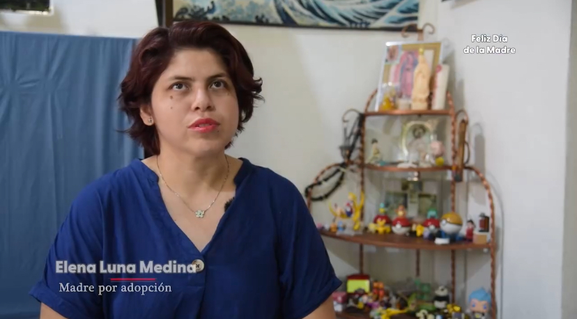 Elena es mamá por adopción