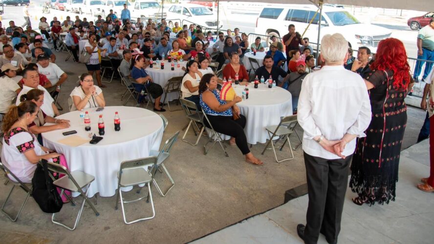 Convivio con los afectados por el incendio de la zona de cocteleros