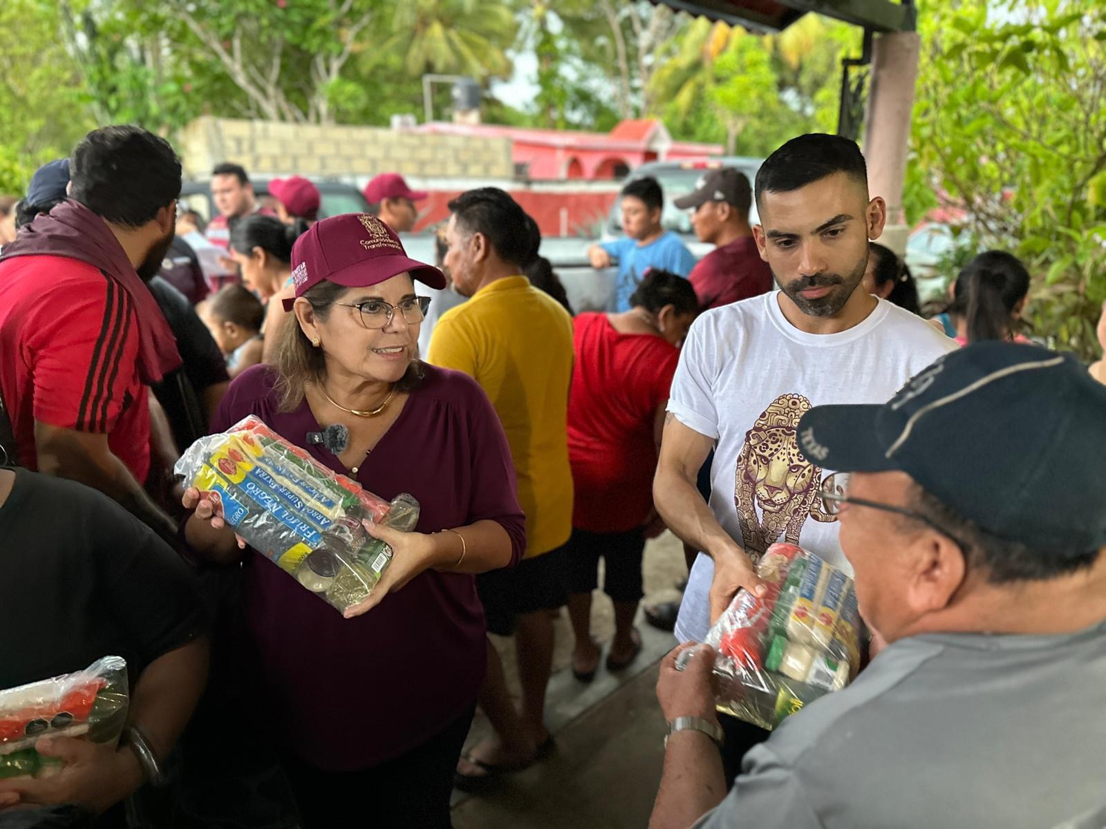 Llevamos 600 despensas con enseres básicos a familias de las localidades de Pixoyal, Yohaltún, Miguel Colorado, Pixtún y Vicente Guerrero