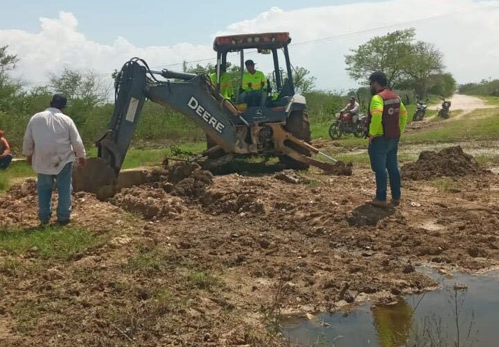 Limpieza de drenaje en Bonfil