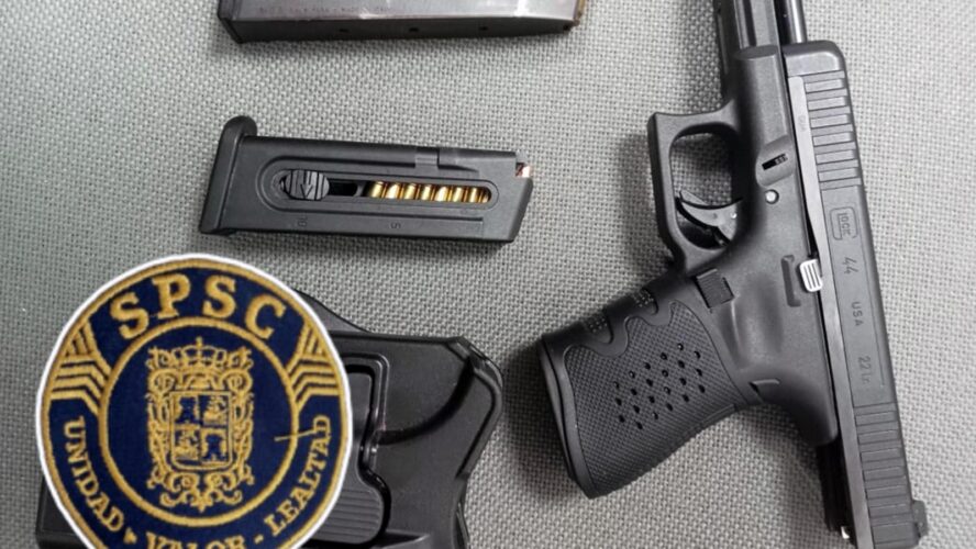 La Policía Campeche aseguró a una persona que portaba armas de fuego