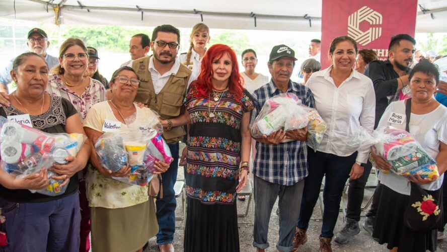 Entregamos más de 120 despensas a familias damnificadas de Villamadero