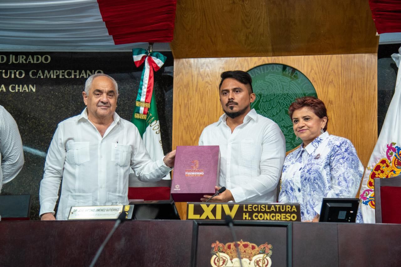 Se entregó por escrito el 3er Informe de Gobierno