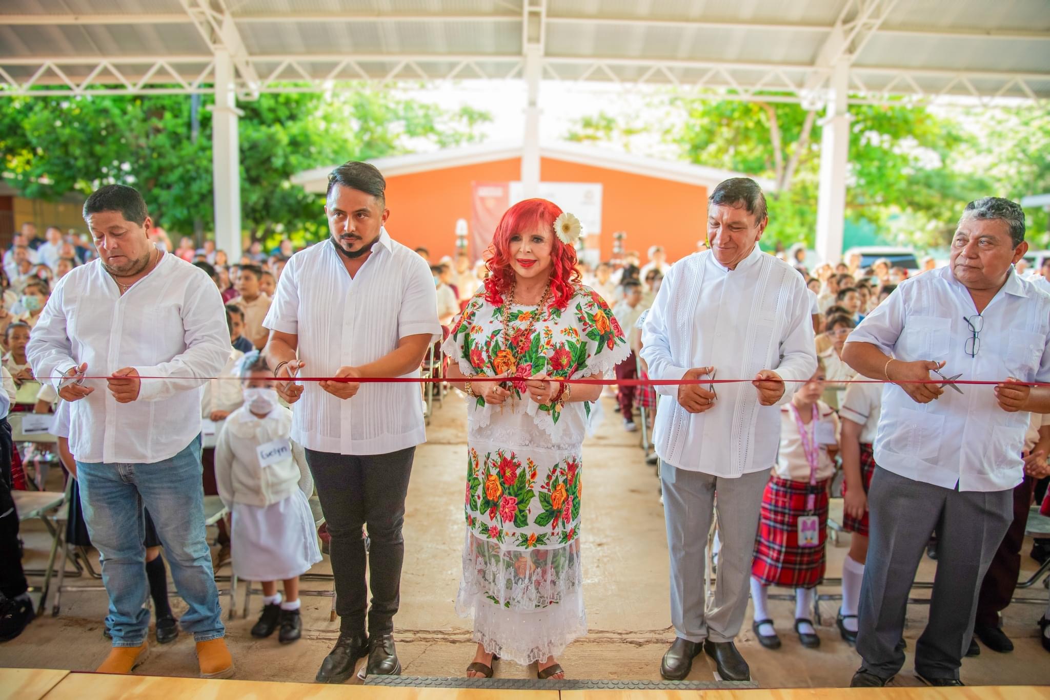 Inicio de Ciclo Escolar 2024-2025. Entrega de útiles, uniformes y equipamiento