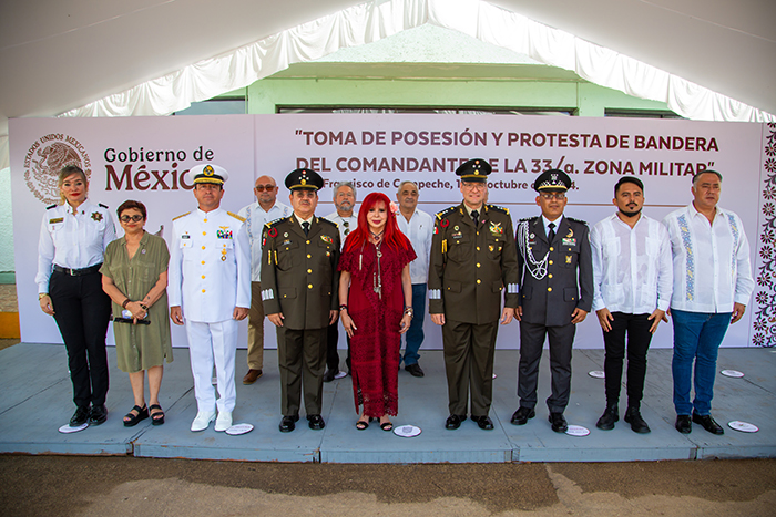 El General de Brigada E.M. Alberto Román González Fernández tomó posesión y protesta de bandera como nuevo comandante de la 33ª Zona Militar
