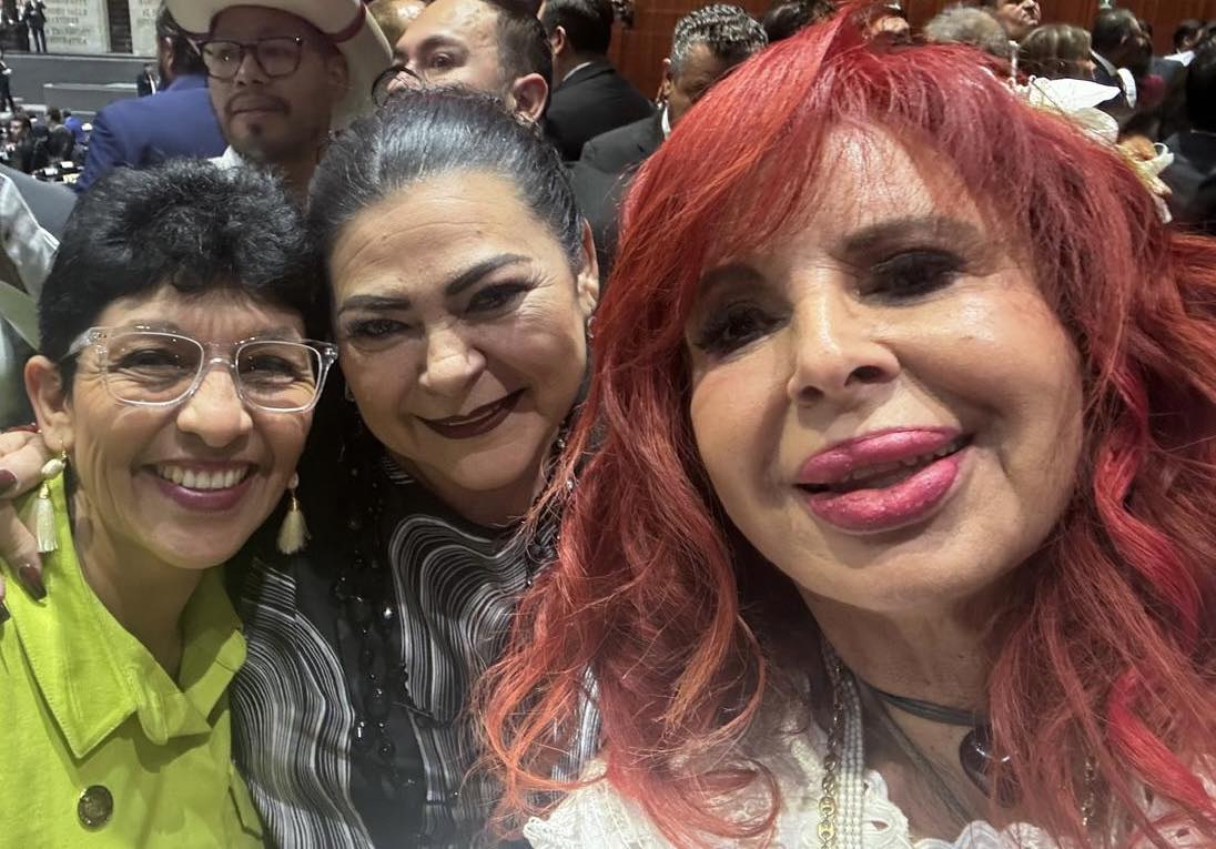 Foto con nuestras queridas diputadas de Campeche