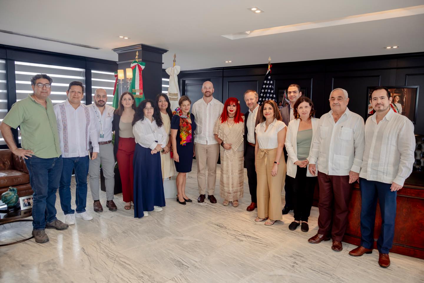 Reunión con Justen A. Thomas, cónsul de EU en Mérida