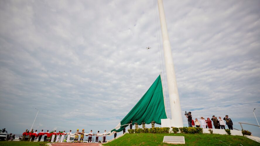 Ceremonia de Izamiento del lábaro patrio