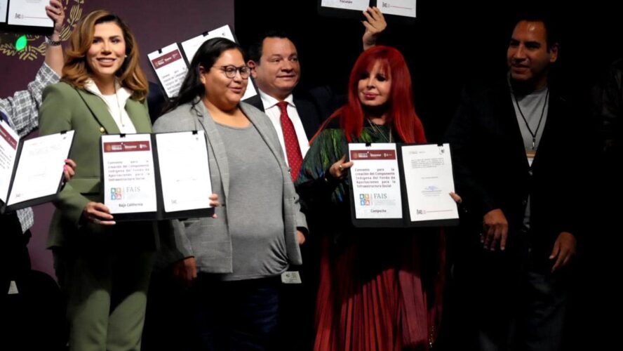 Firma del convenio para el componente indígena del FAIS en el encuentro Nacional Municipal