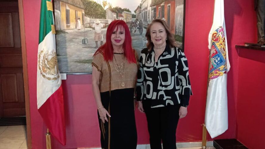 Reunión con la ministra Yasmín Esquivel