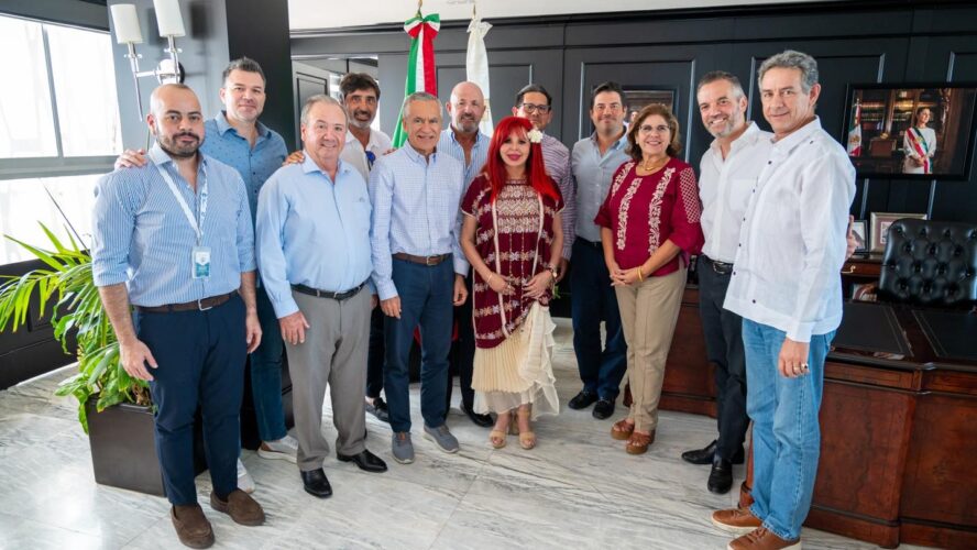 Reunión con empresarios carmelitas para impulsar proyectos y respaldar pagos de Pemex