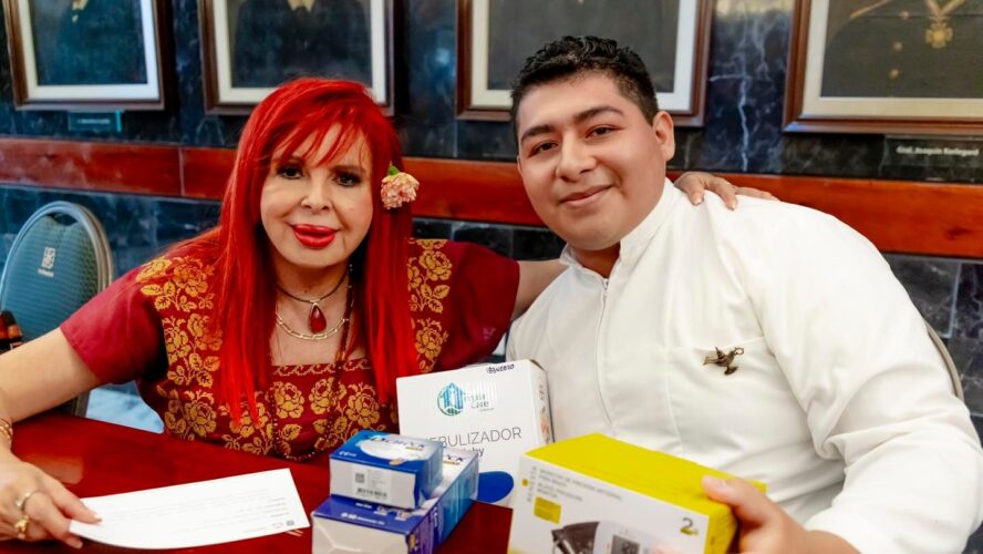 En la Audiencia Ciudadana, apoyamos a Jonathan con un nebulizador para su labor en enfermería
