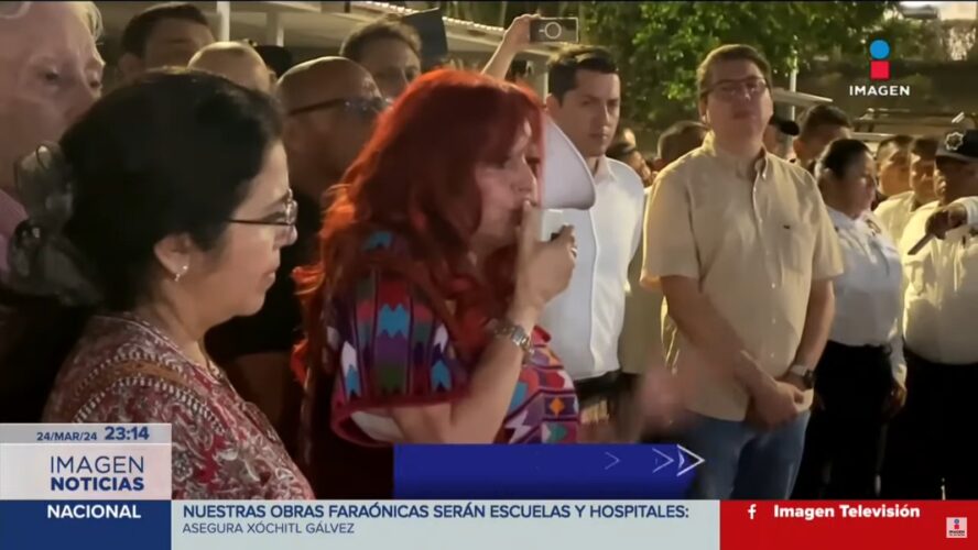 Layda Sansores se reúne con elementos de la policía