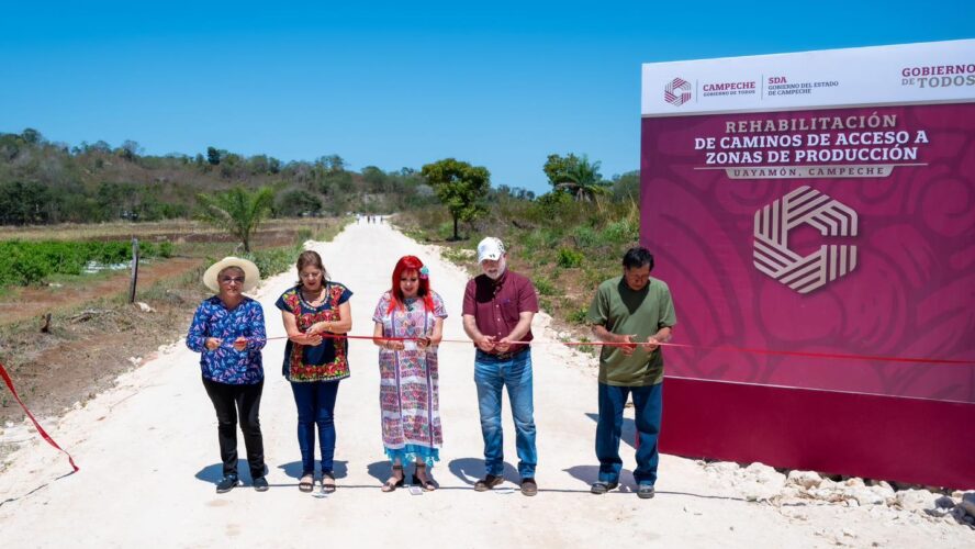 Inauguración del camino sacacosecha en Uayamón
