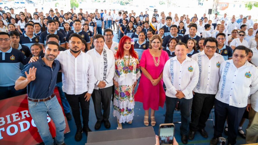 ¡Nuevo autobús e infraestructura renovada para la Normal Rural de Hecelchakán!