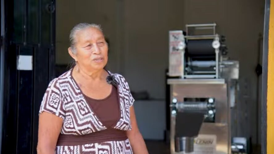 ¡Impulsamos a mujeres emprendedoras de San Antonio Bobolá con una máquina tortilladora!