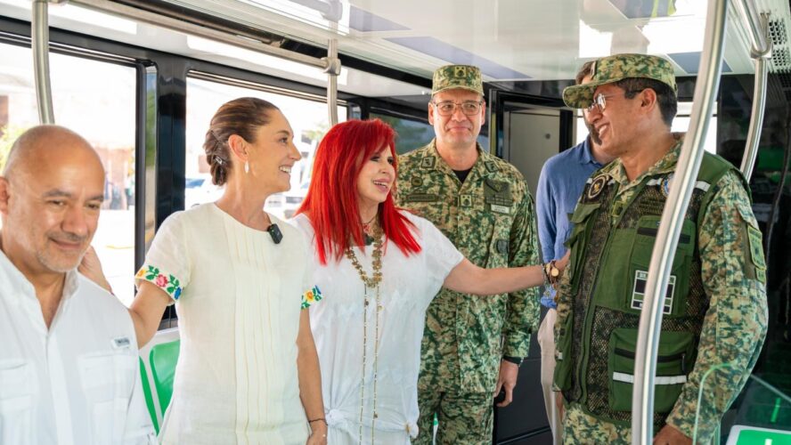 Claudia Sheinbaum supervisa centro de control del Tren Ligero en Campeche