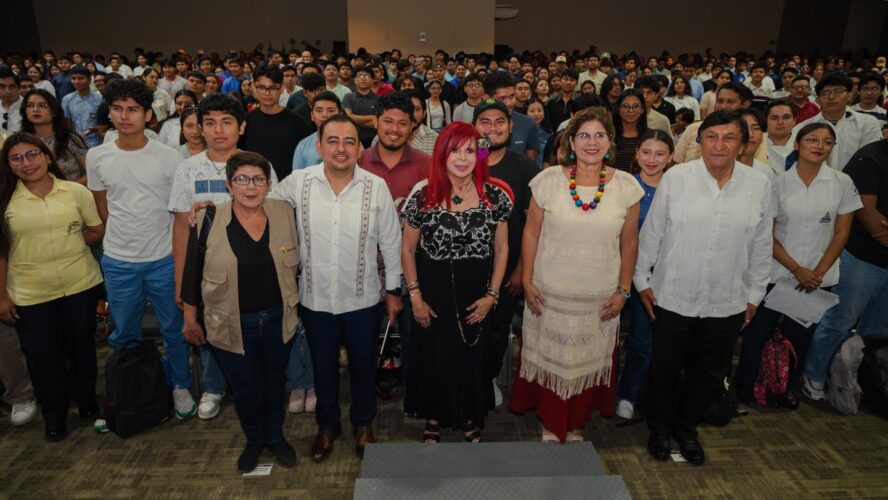 Entregamos 1,160 tarjetas de ‘Jóvenes Escribiendo el Futuro’ en Campeche