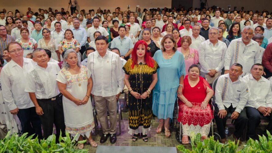 Llevamos a cabo la ceremonia de entrega de reconocimientos “Maestro Altamirano”, “Maestro Rafael Ramírez” y “Maestro Luis Álvarez Barret”, a docentes de 25, 30 y 40 años de servicio