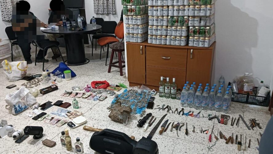Operativo de revisión en el Centro de Reinserción Social de Ciudad del Carmen