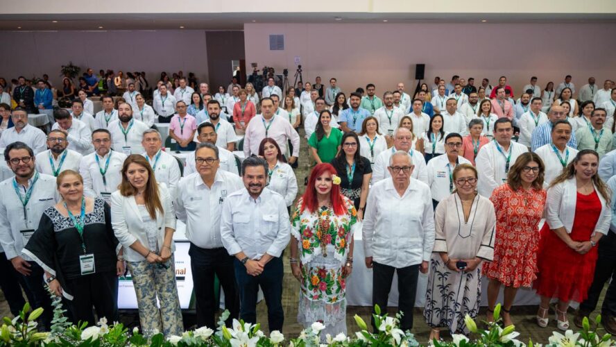 unto al titular del IMSS, Zoé Robledo, realizamos la clausura de la Séptima Reunión Regional Sureste, un espacio de comunión, diálogo e intercambio de ideas