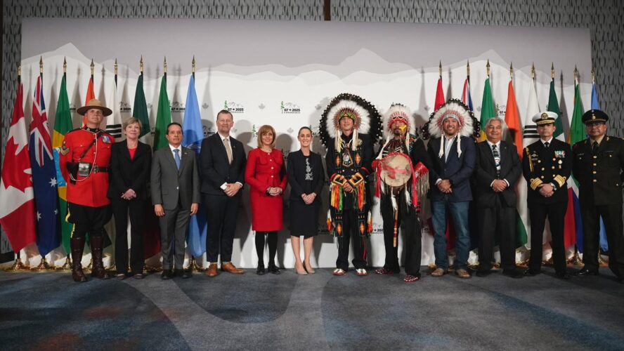 Presidenta Claudia Sheinbaum Pardo, luchadora incansable que abre caminos, con la mirada firme y el corazón de tierra mexicana