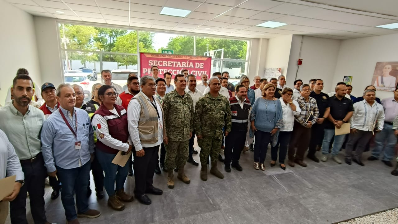 De manera interinstitucional e inmediata, estamos trabajando en la limpieza de alcantarillas con el apoyo de nuestras fuerzas armadas