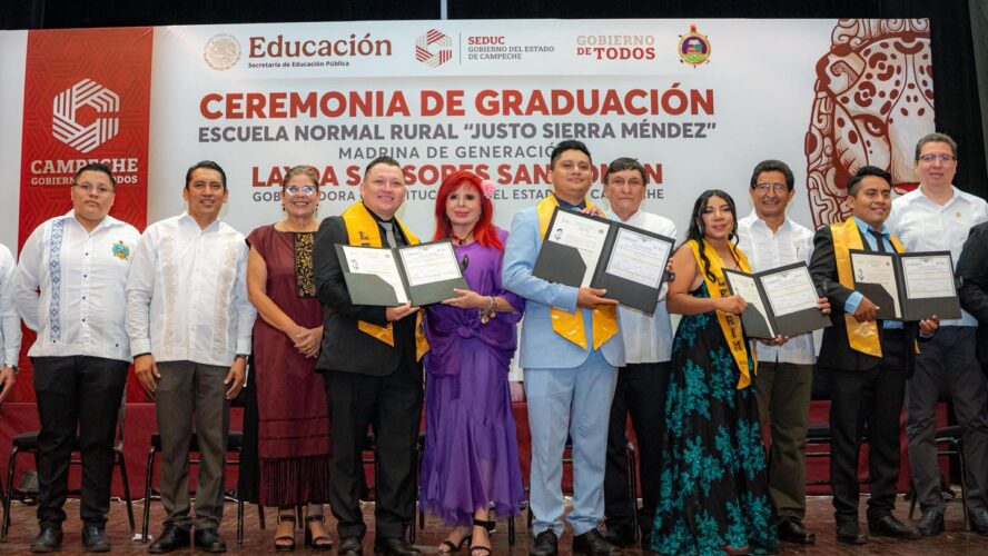 Acompañé, con todo mi corazón, a mis queridos sobrinos de la Escuela Normal Rural Justo Sierra Méndez, en Hecelchakán