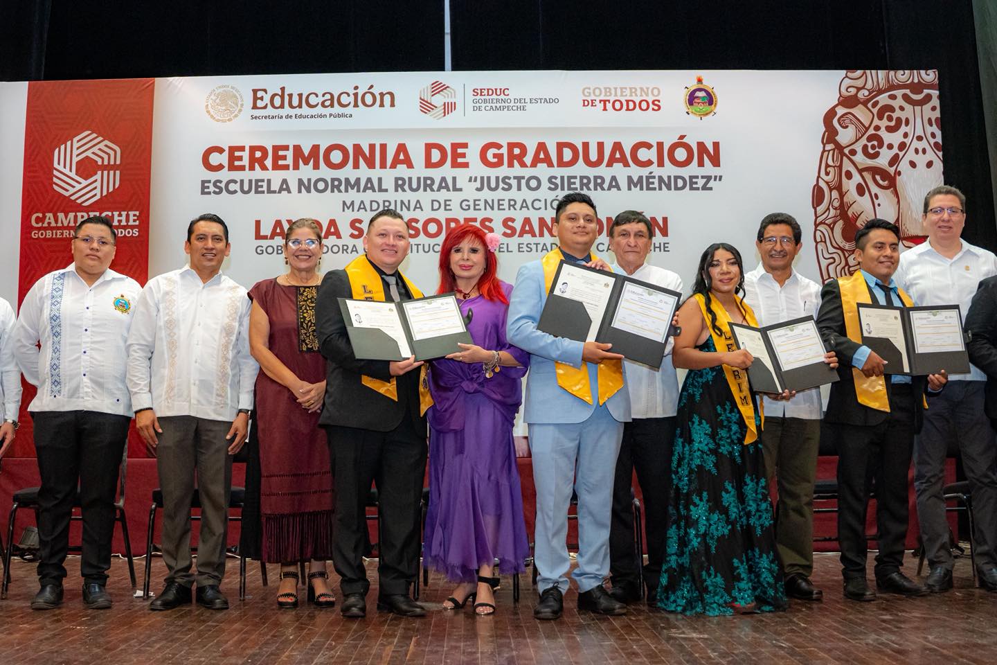 Acompañé, con todo mi corazón, a mis queridos sobrinos de la Escuela Normal Rural Justo Sierra Méndez, en Hecelchakán