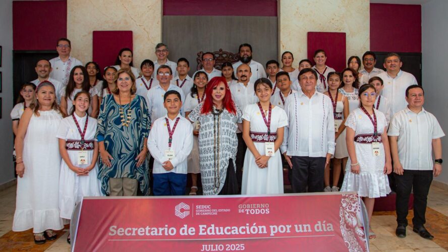Con el programa Secretaria de Educación por un Día, 17 estudiantes de distintos municipios asumieron simbólicamente cargos directivos de la Secretaría de Educación