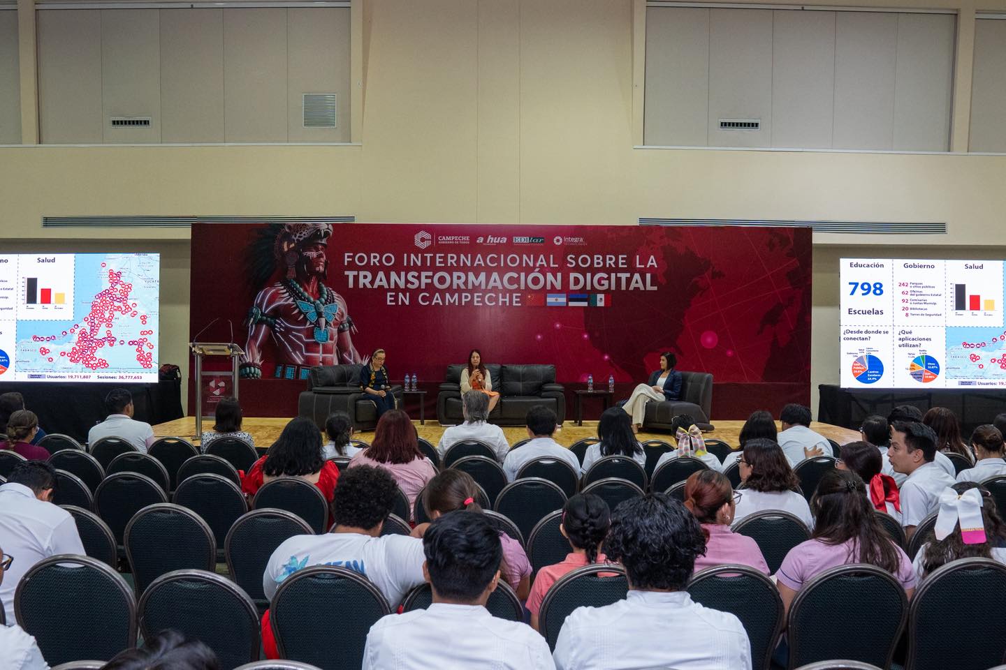 En el Centro Internacional de Convenciones y Exposiciones Campeche XXI se lleva a cabo el Foro Internacional sobre la Transformación Digital