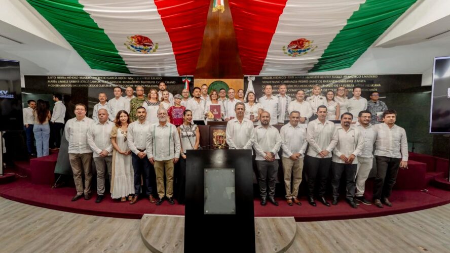 Hoy, a través de la Secretaria de Gobierno, Liz Hernández, entregamos el 4º Informe de Gobierno al Congreso del Estado de Campeche