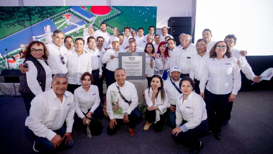 Dimos inicio a la construcción de la fábrica de Cooperativa La Cruz Azul SCL en Seybaplaya