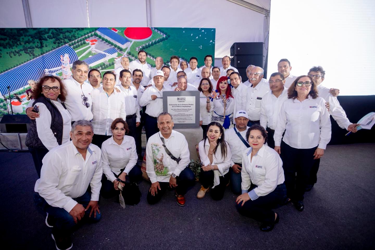 Dimos inicio a la construcción de la fábrica de Cooperativa La Cruz Azul SCL en Seybaplaya