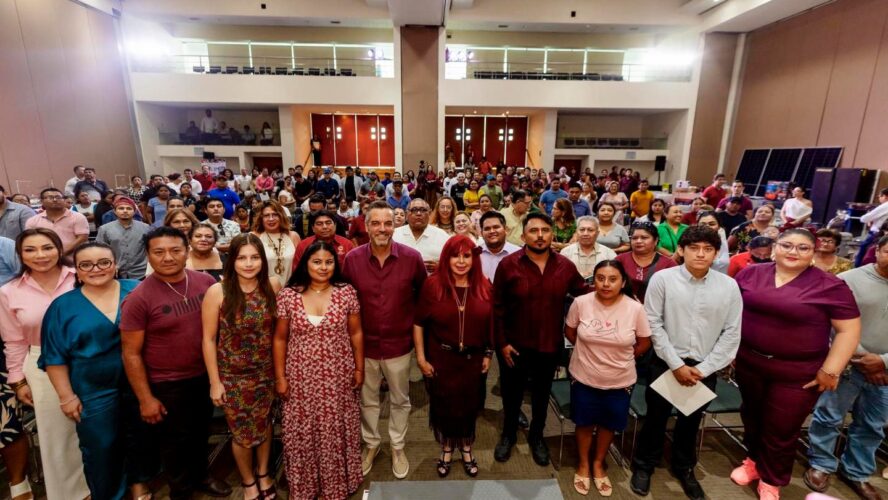 Hoy entregamos equipos de los programas Reactivación Económica y Apoyo al Empleo 2025, beneficiando a más de 450 micro, pequeñas y medianas empresas campechanas