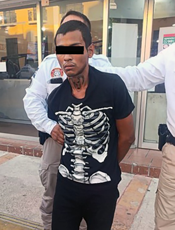 Nuestra Policía de Campeche aseguró y puso a disposición de la Fiscalía General del Estado de Campeche a dos presuntos delincuentes que frecuentemente cometían robos y asaltos a comercios