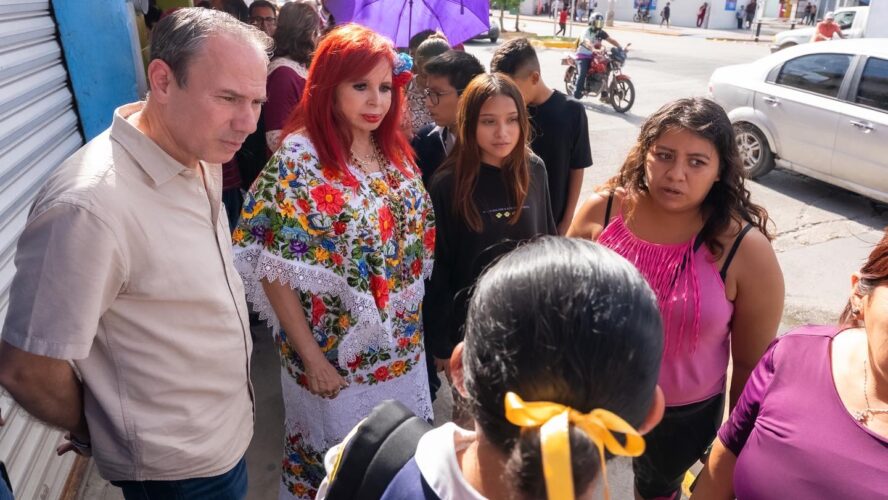 Hoy estuve recorriendo los paraderos del nuevo sistema de transporte Ko’ox. Escuchamos a la gente y tomamos nota de varias inquietudes