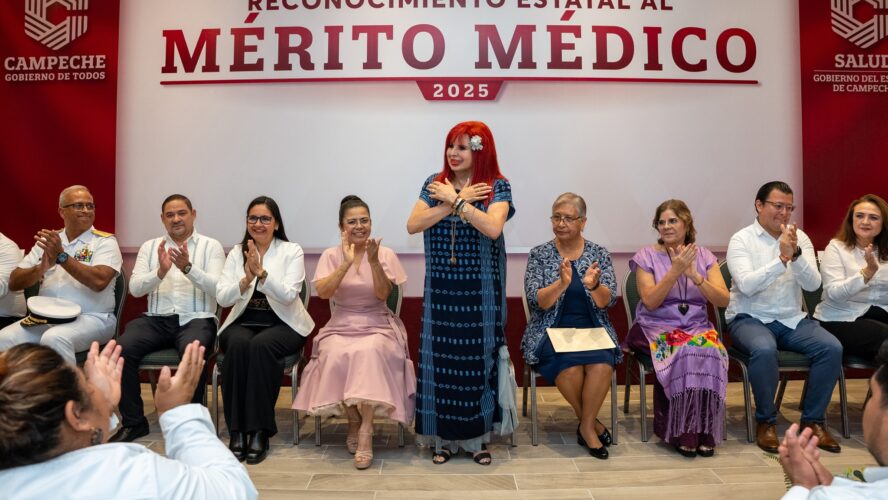 Hoy entregamos el Reconocimiento al Mérito Médico 2025 a nueve profesionales que se han destacado por su labor en instituciones académicas, estatales y federales