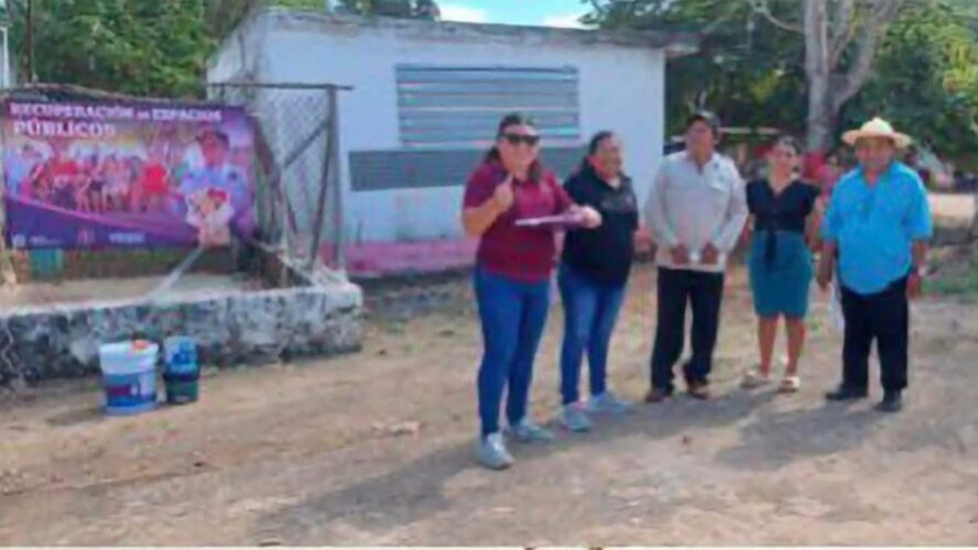 En Isla Arena, Calkiní, y en Yaxché Akal, Hopelchén, elementos de la Policía Estatal trabajaron junto a los vecinos para recuperar espacios públicos deteriorados