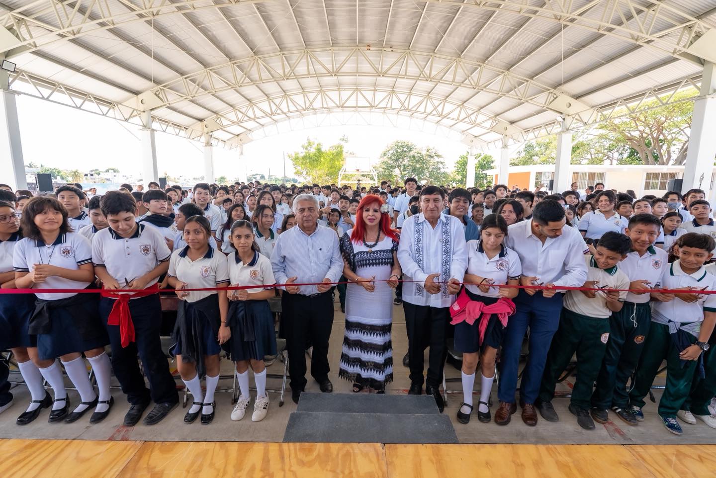 Hoy entregamos la cancha de usos múltiples y el domo rehabilitados de la Secundaria Técnica 17, una obra que los jóvenes de esta comunidad merece