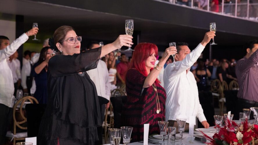 Qué gusto acompañar a los trabajadores petroleros en la Cena Conmemorativa por el 40 aniversario de la H. Sección 47 del STPRM