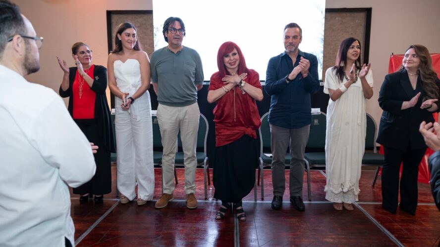 Junto a mi hermanita Laura Sansores, asistí al inicio de operaciones del Hotel Katuxlan, un inmueble emblemático que vuelve a abrir sus puertas y que representa empleo, movimiento y esperanza para nuestra capital