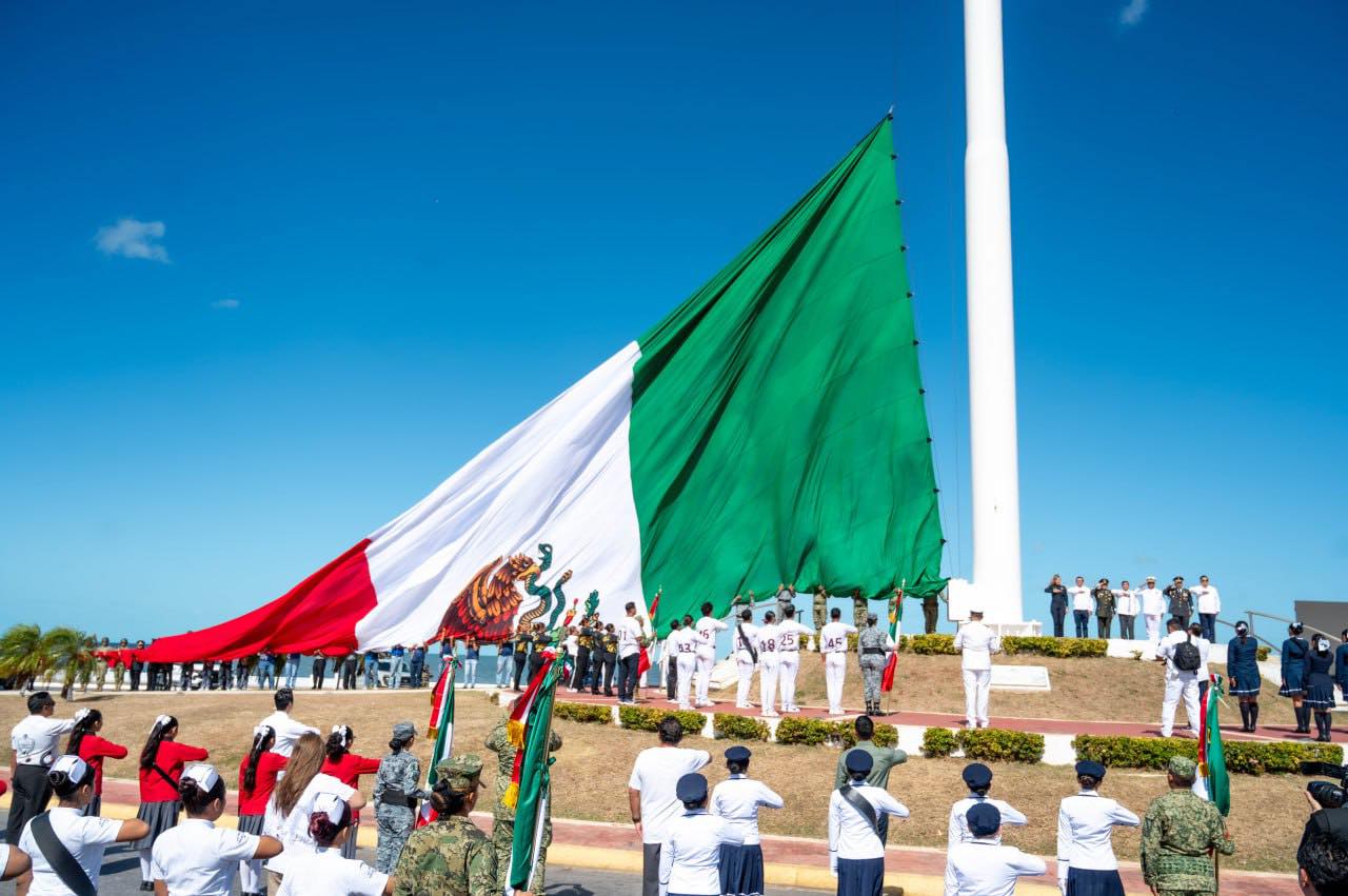 Hoy honramos a nuestra Bandera Nacional, que nos llama a recordar de dónde venimos y quiénes somos
