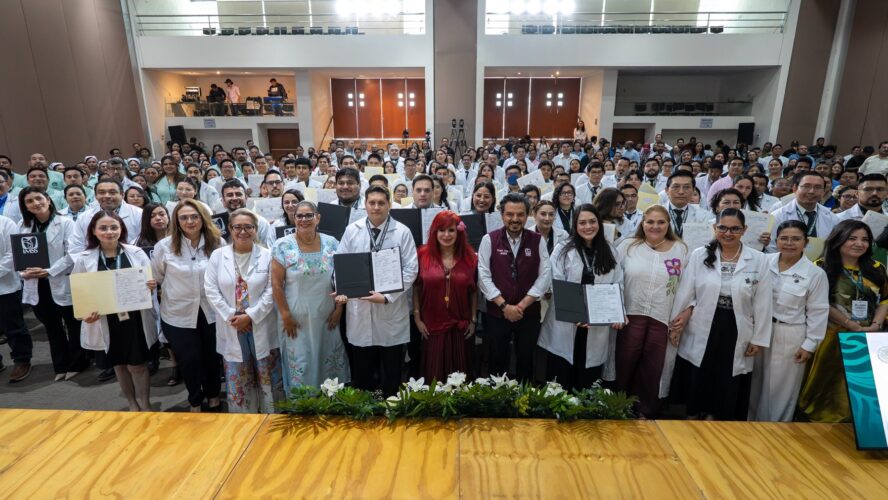 Ceremonia de bienvenida a médicos especialistas al IMSS Campeche