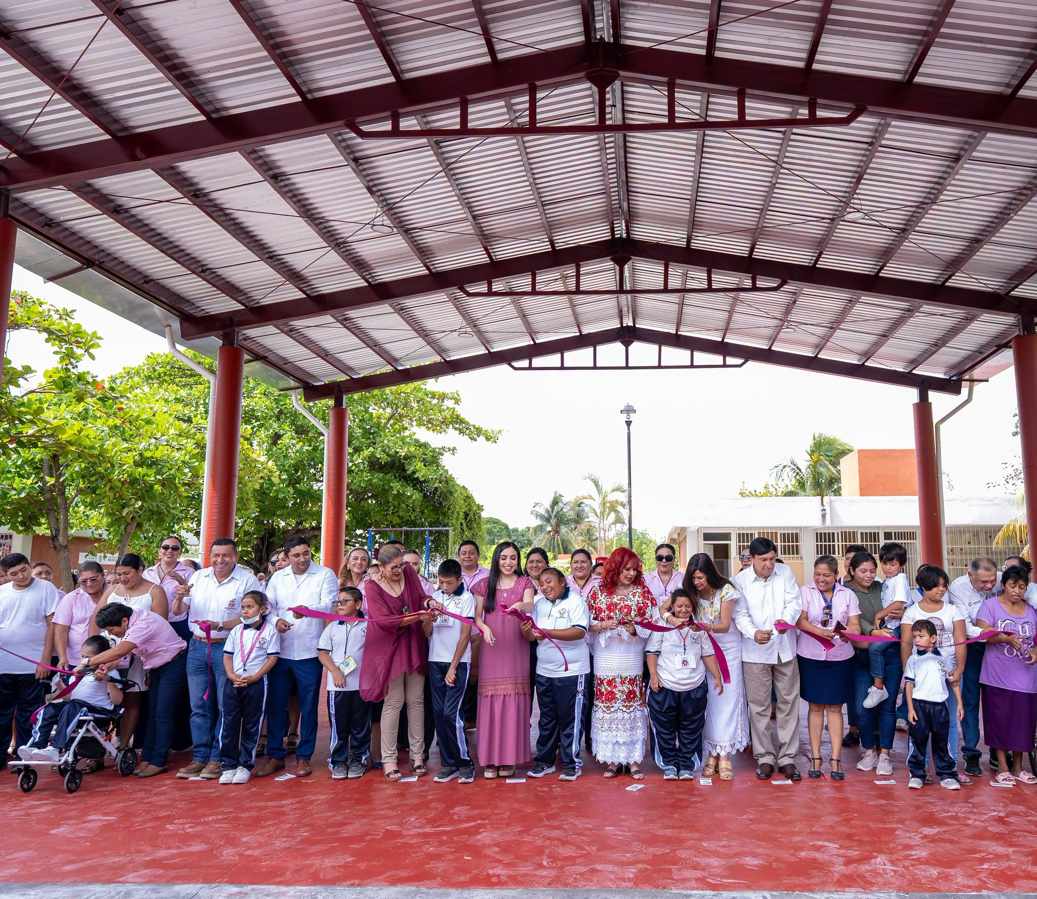 Inauguramos la nueva cancha techada del Centro de Atención Múltiple No. 8 y visitamos su Espacio de Alimentación, Encuentro y Desarrollo Comunitario